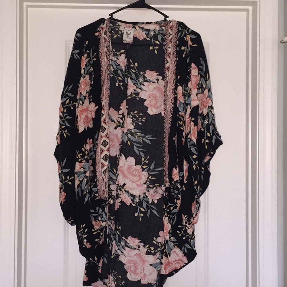 Billabong floral kimono